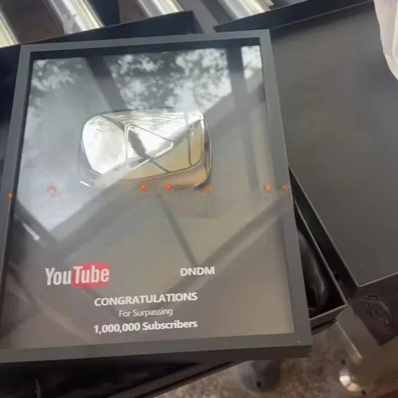 YouTube и Bilibili Game Button – обзор и цена Esports Gaming Trophy